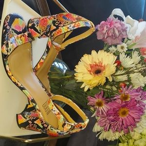 Jildor Women's Pastel Color Snake Chunky Heel Sandel Size 6 1/2 "